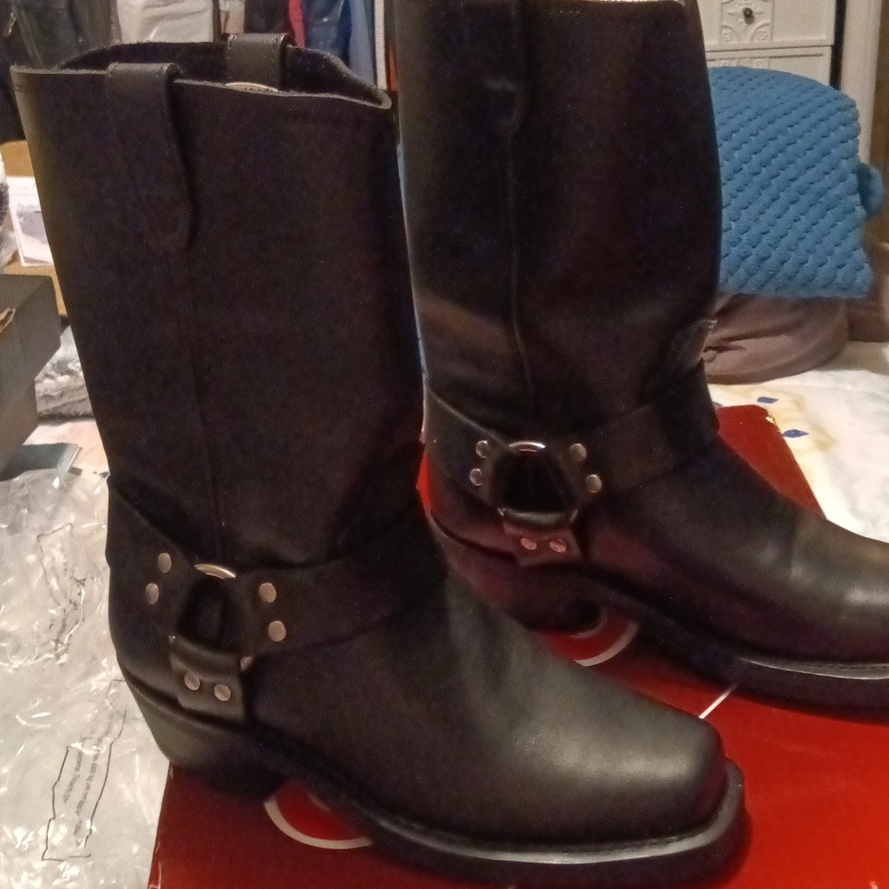 Boots - Picture 2 of 8
